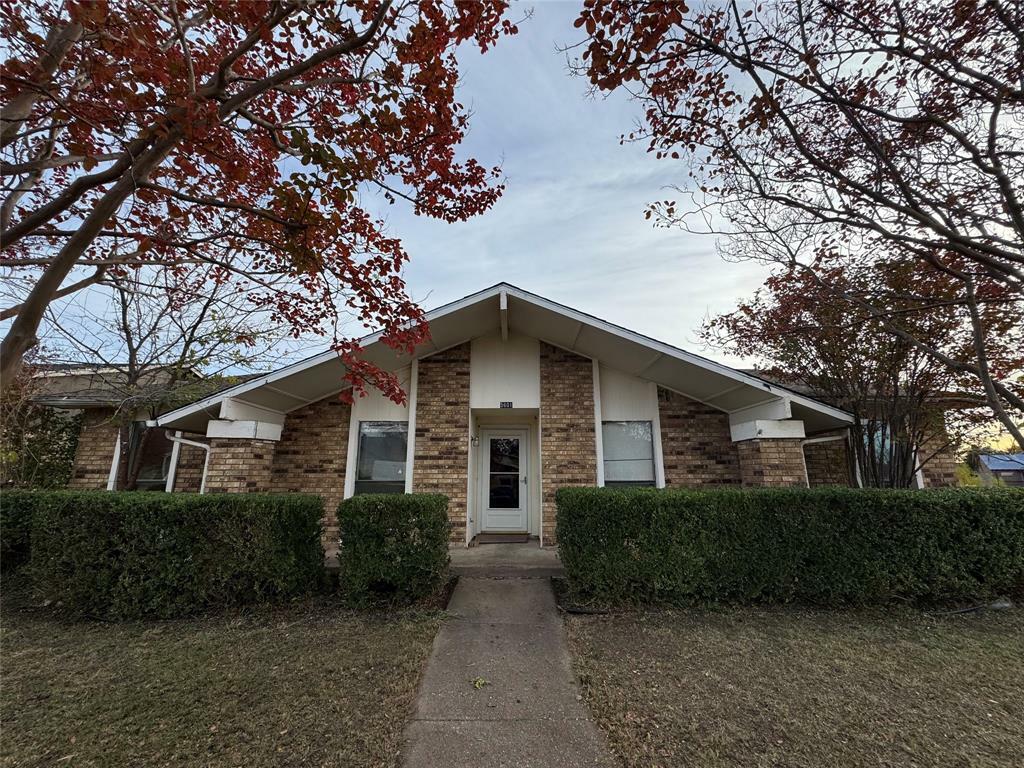 Property Photo:  5601 Twitty Street  TX 75056 