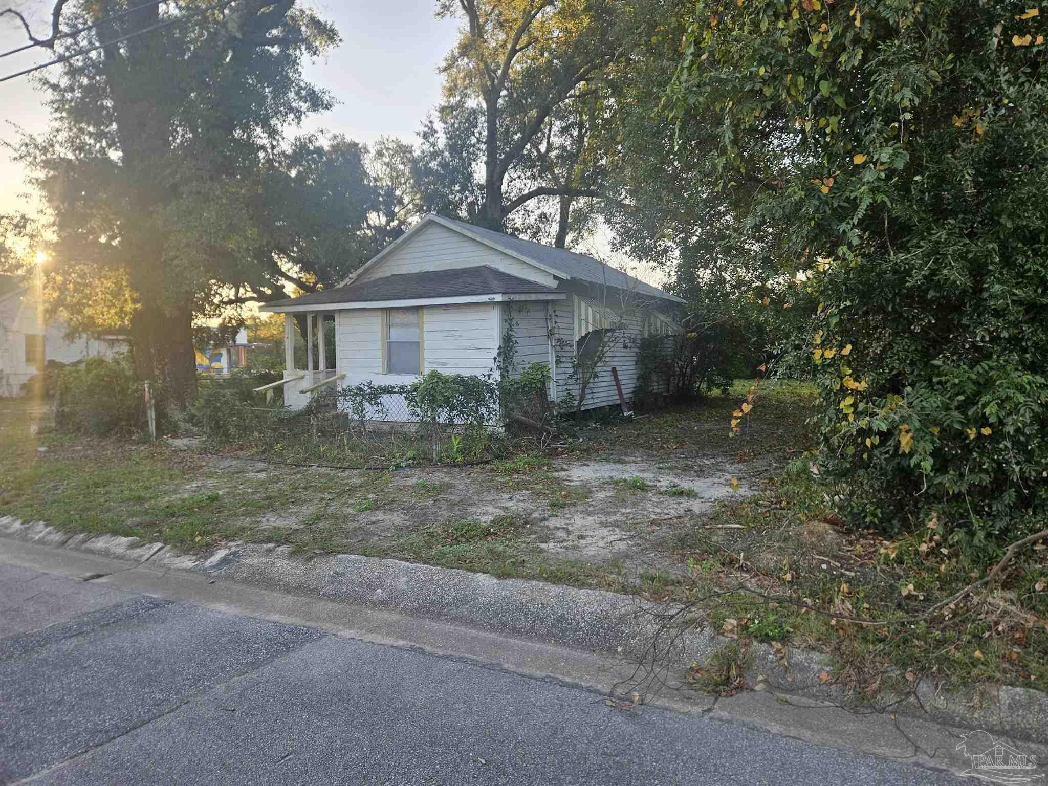 1207 W Zarragossa St  Pensacola FL 32502 photo