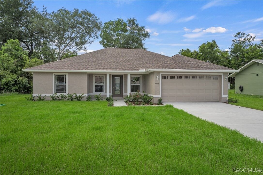 Property Photo: 8249 N Creek Way FL 34434