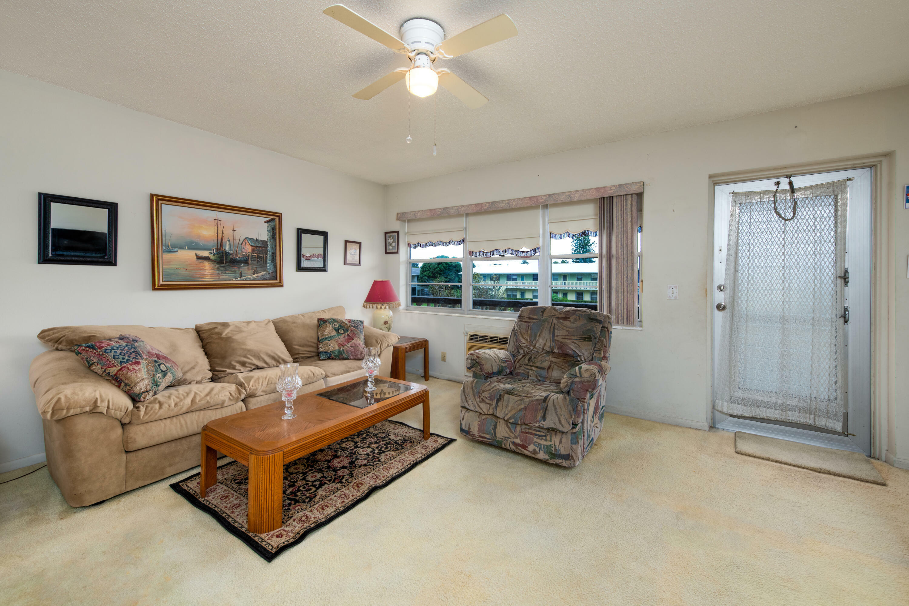 Property Photo: 65 Cambridge C 65 FL 33417
