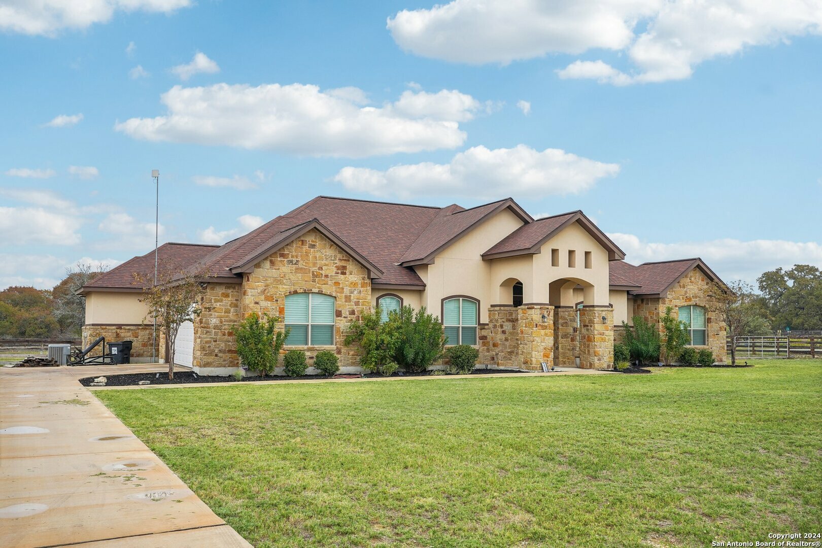 Property Photo: 336 Abrego Lake TX 78114