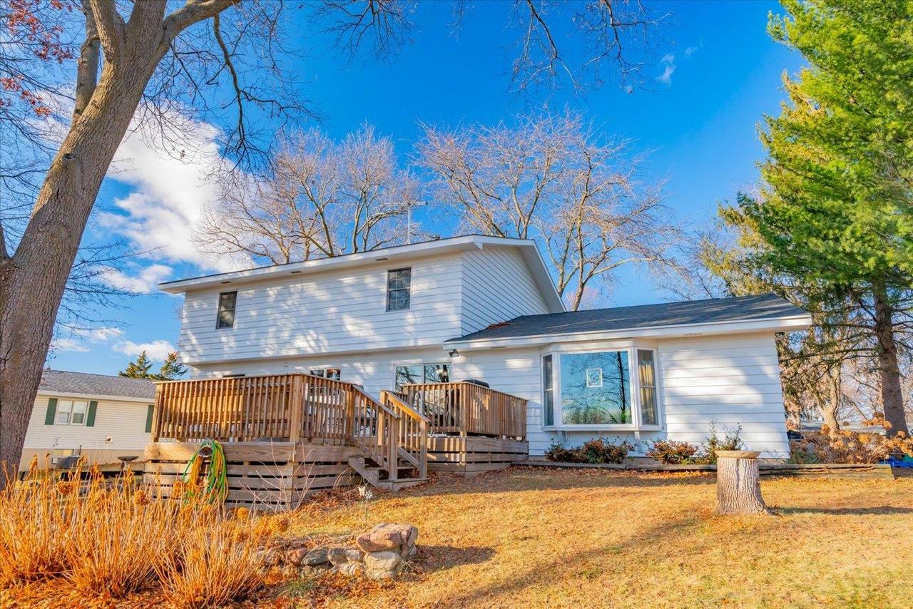 Property Photo:  414 Oakridge Drive  WI 53901 