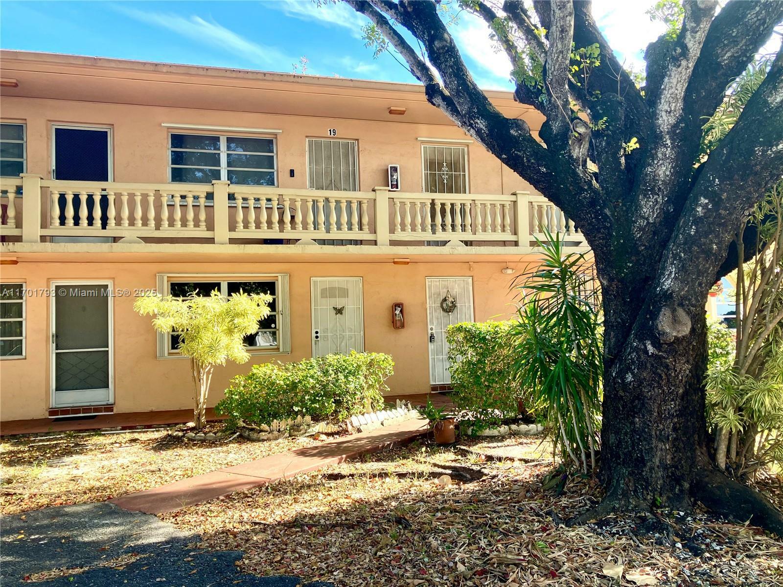 Property Photo: 20275 NE 2nd Ave 16 FL 33179