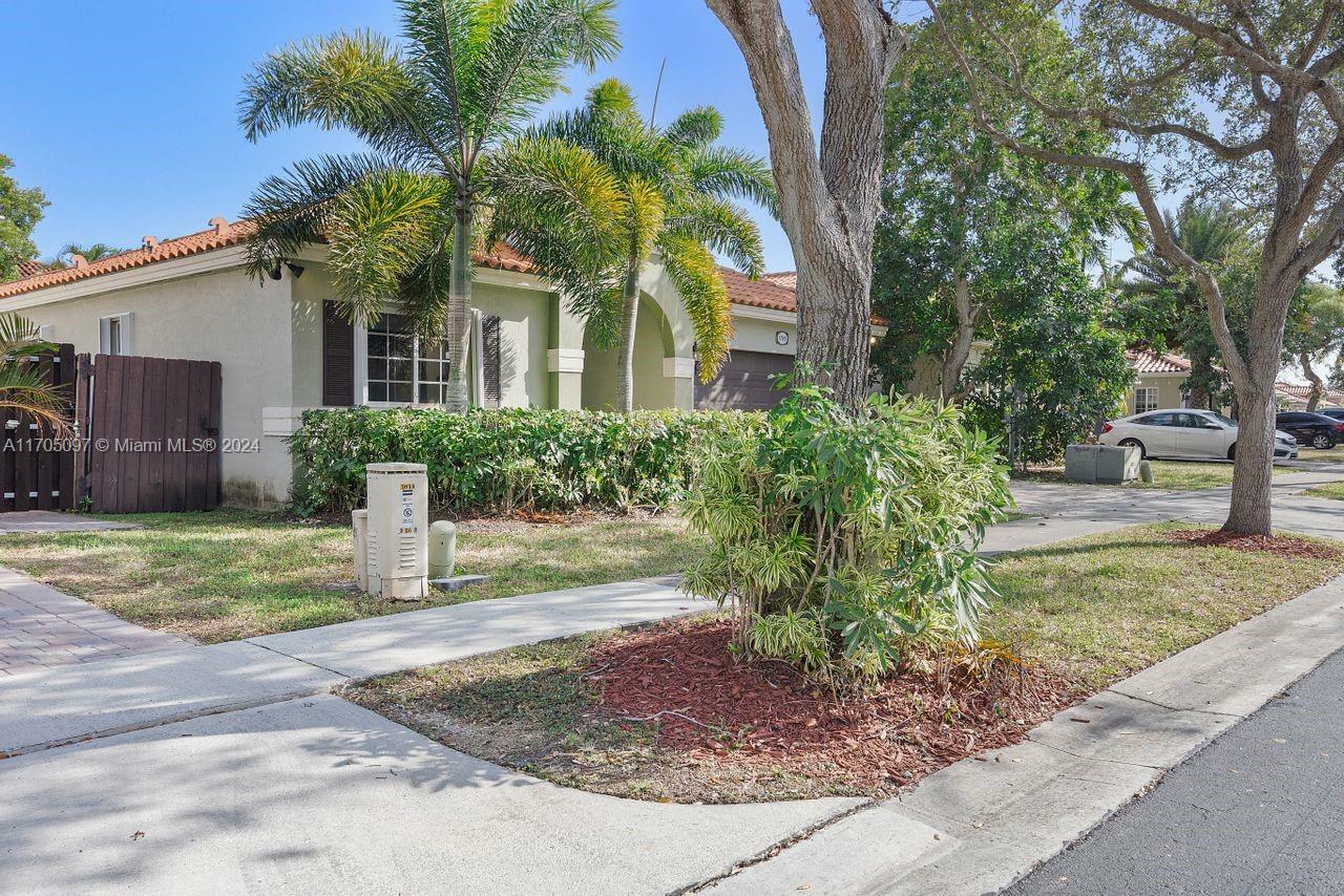 Property Photo:  1795 NE 35th Ave  FL 33033 