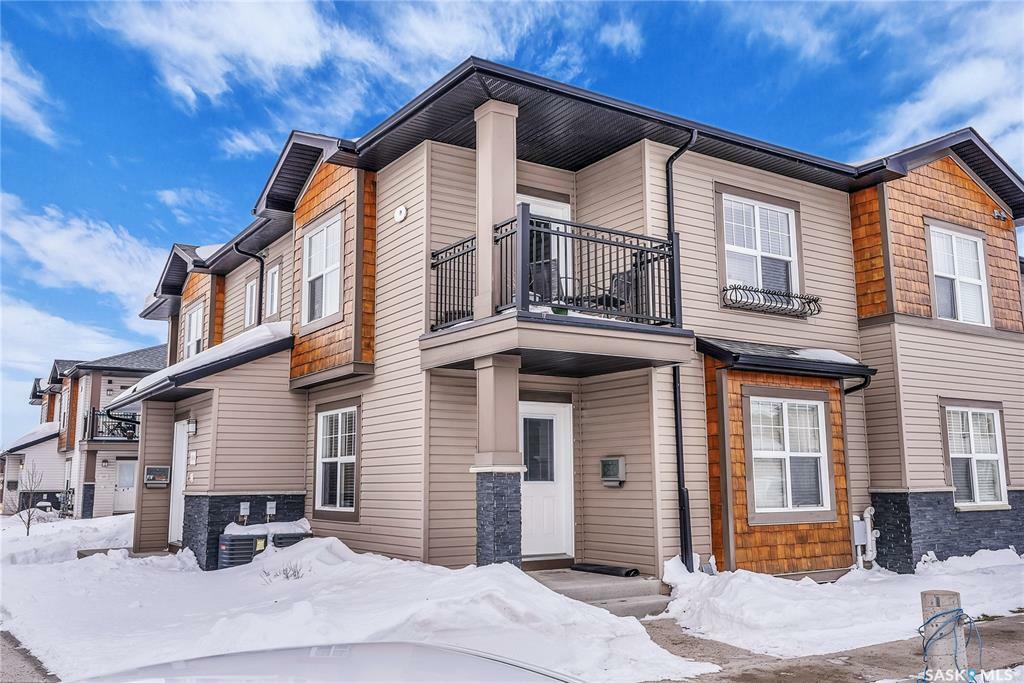 Property Photo:  1015 Patrick Crescent 1803  SK S7W 0M6 