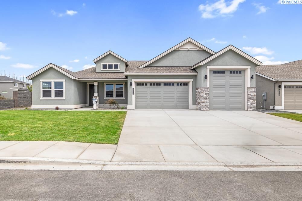 Property Photo: 12117 Dunsmuir Dr. WA 99301