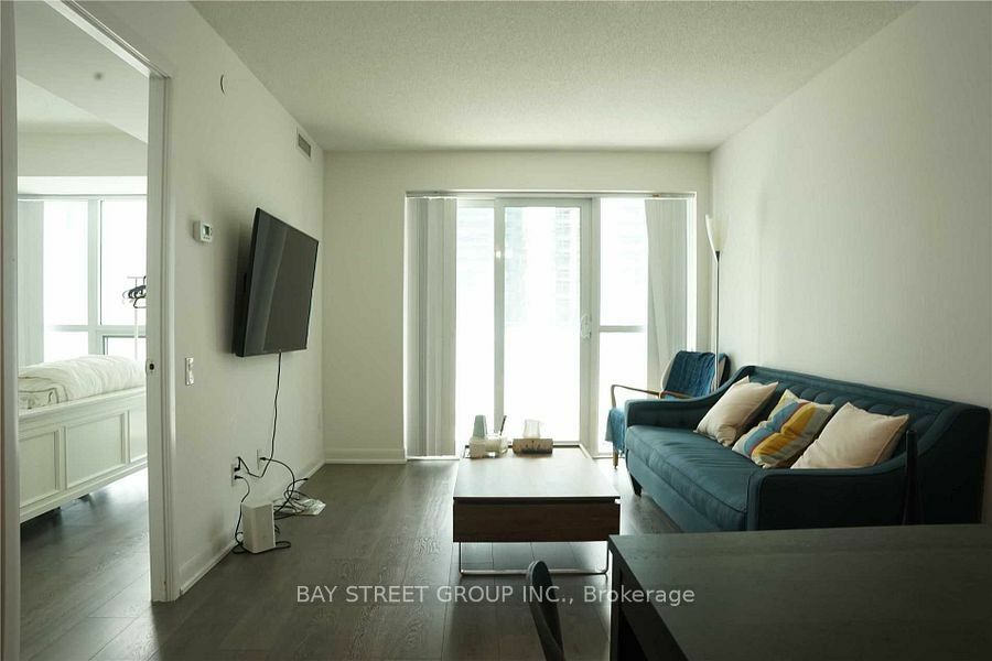 Property Photo:  5168 Yonge St 1502  ON M2N 0G1 