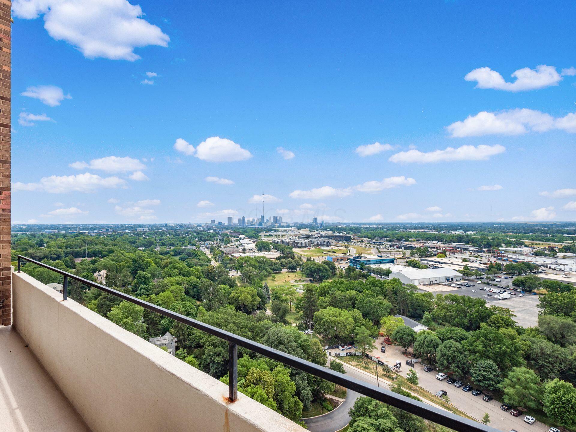 Property Photo: 1000 Urlin Avenue OH 43212