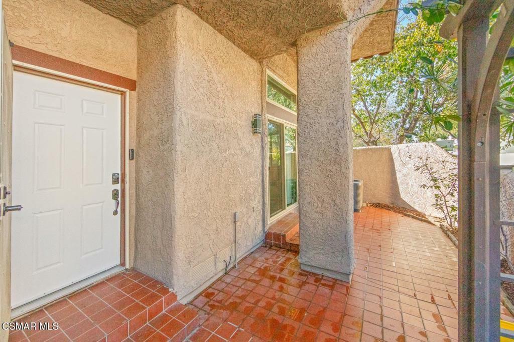 Property Photo: 2440 Chandler Avenue N 5 CA 93065