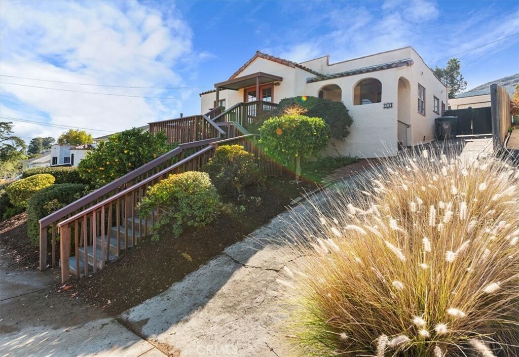 Property Photo:  447 Lawrence Drive  CA 93401 