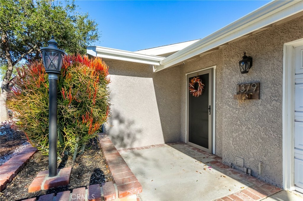 Property Photo:  1379 E Avenida De Los Arboles  CA 91360 