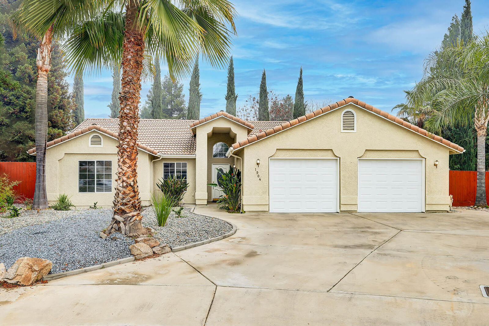 Property Photo:  1904 N Terrace Court  CA 93291 
