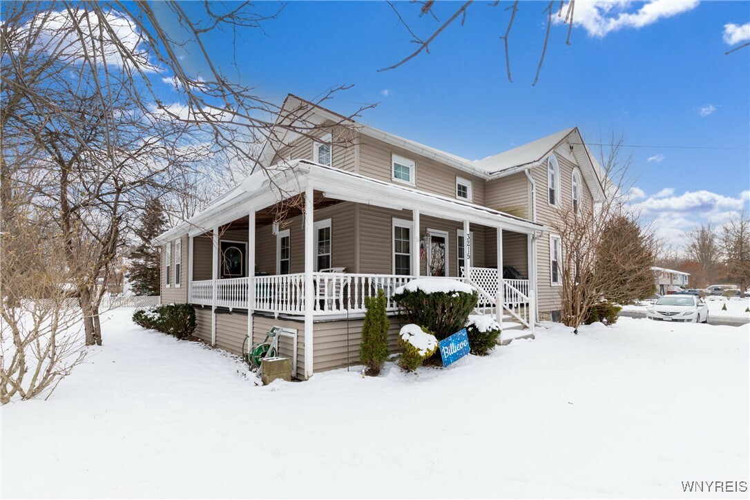 Property Photo:  3215 Sweet Home Road  NY 14228 