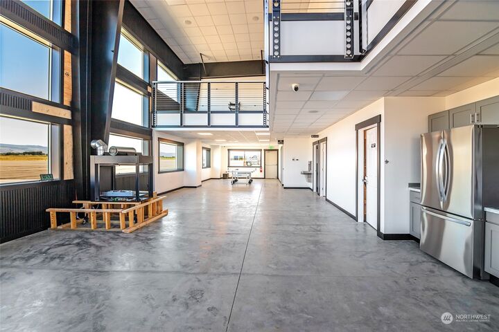 Property Photo: 1111 E Bowers Road WA 98926