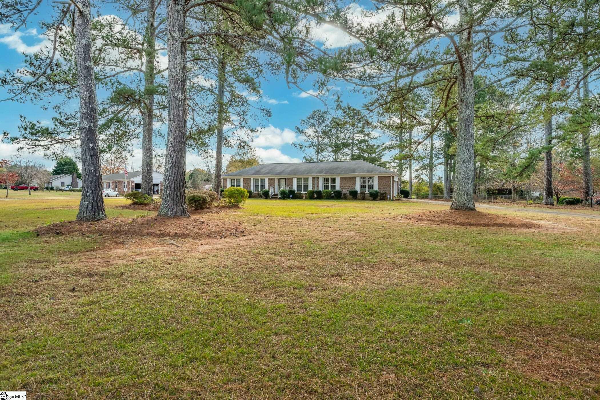 Property Photo:  501 Mellwood Drive  SC 29673 