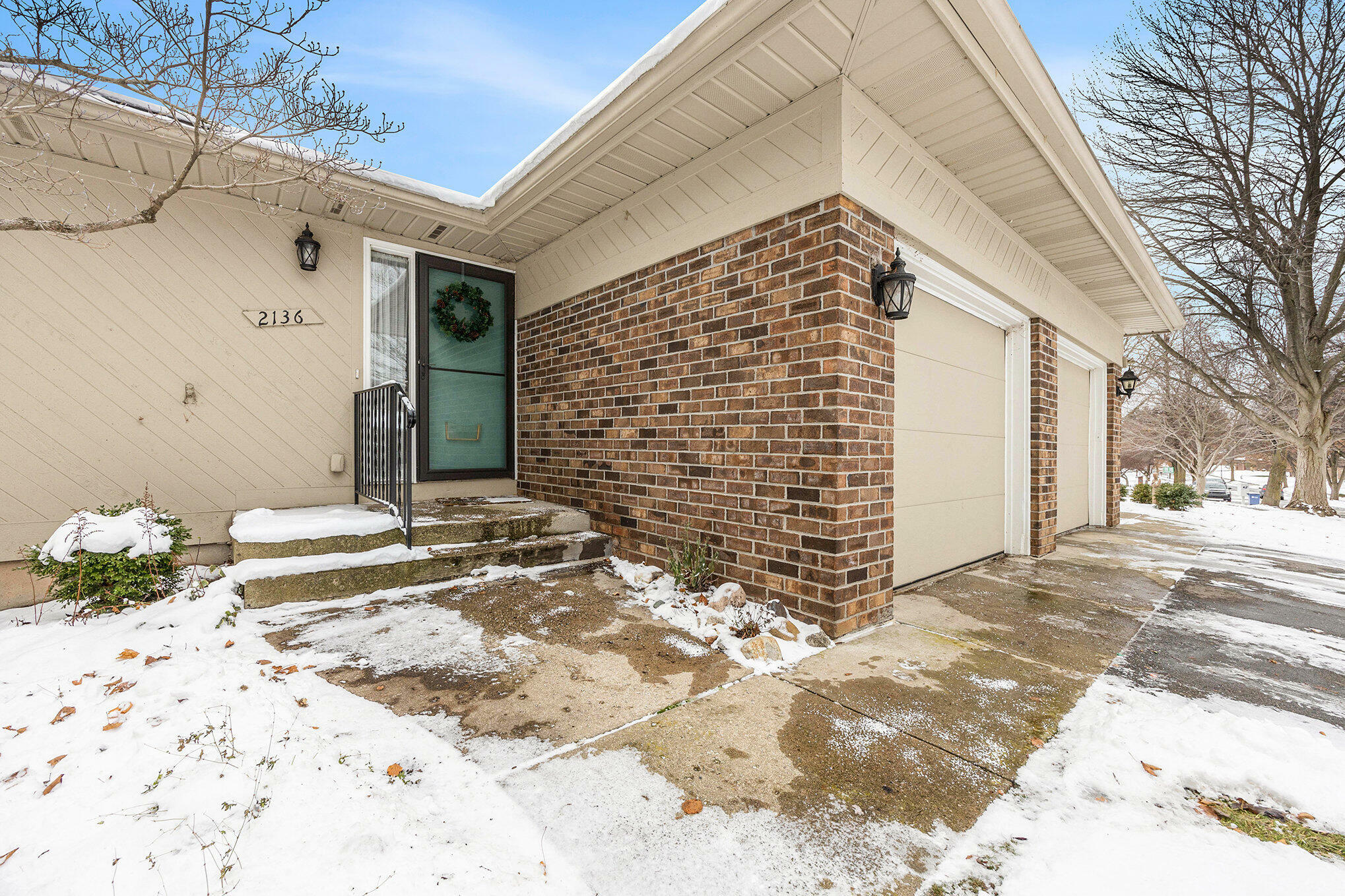 Property Photo:  2136 Cranbrook Drive NE  MI 49505 