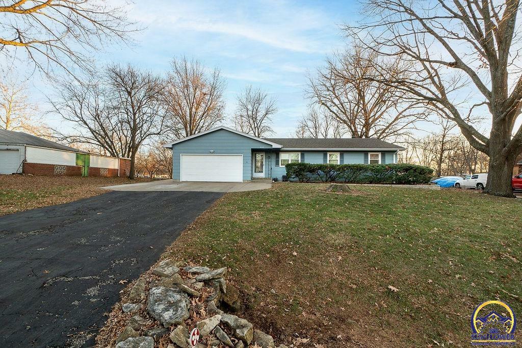 Property Photo:  4629 SE 27th St  KS 66605 