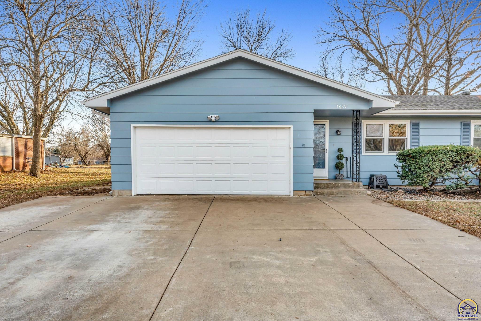 Property Photo:  4629 SE 27th St  KS 66605 