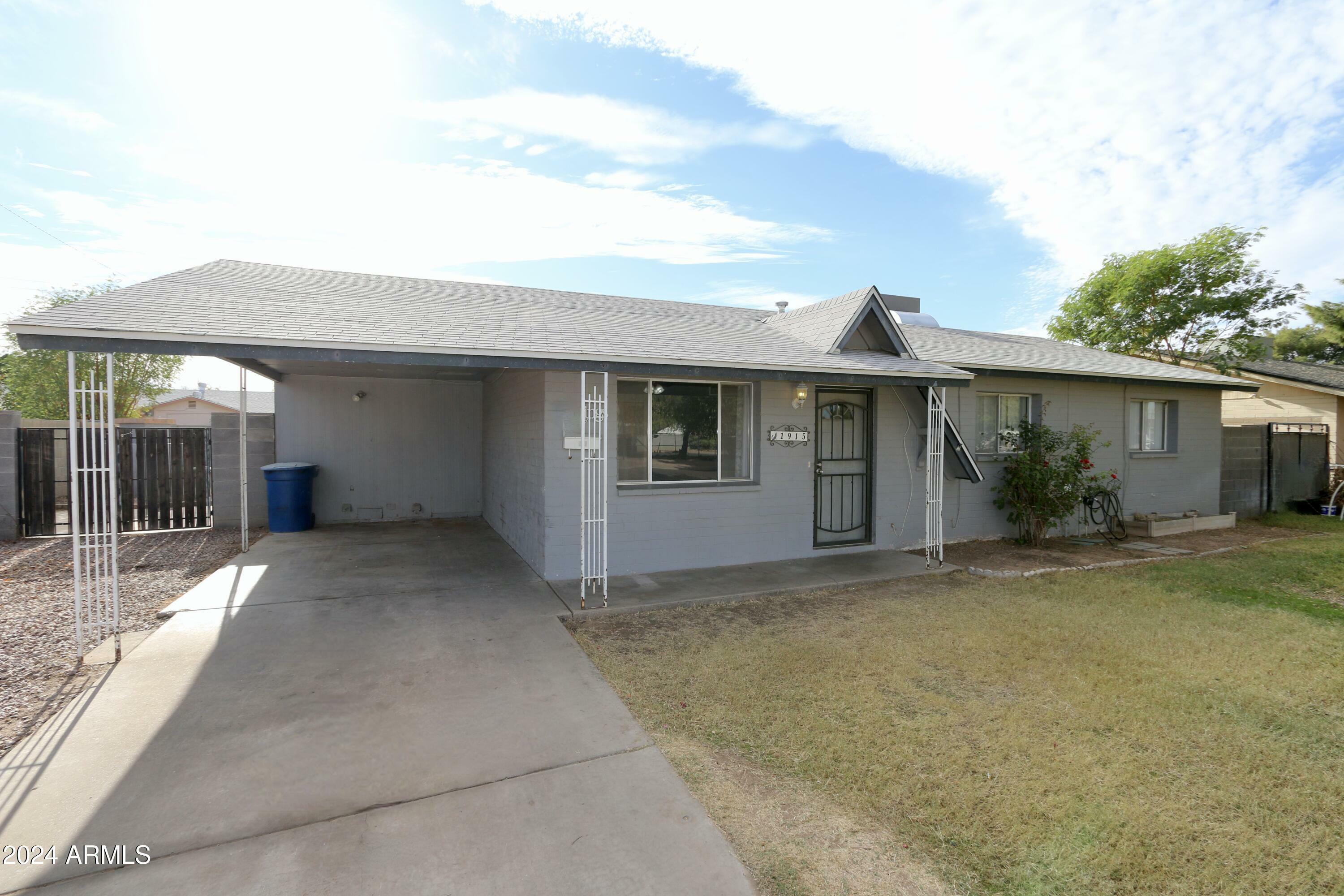 Property Photo: 1915 E Palmcroft Drive AZ 85282