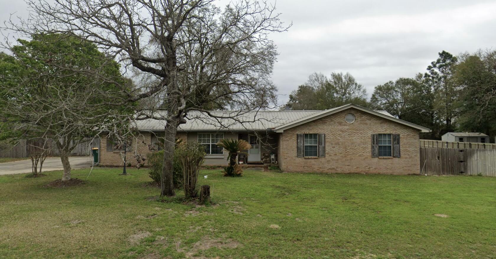 Property Photo:  1200 Valley Road  FL 32539 