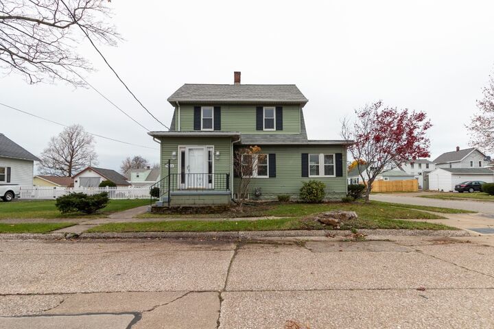 1402 W 31st Street  Erie PA 16508 photo