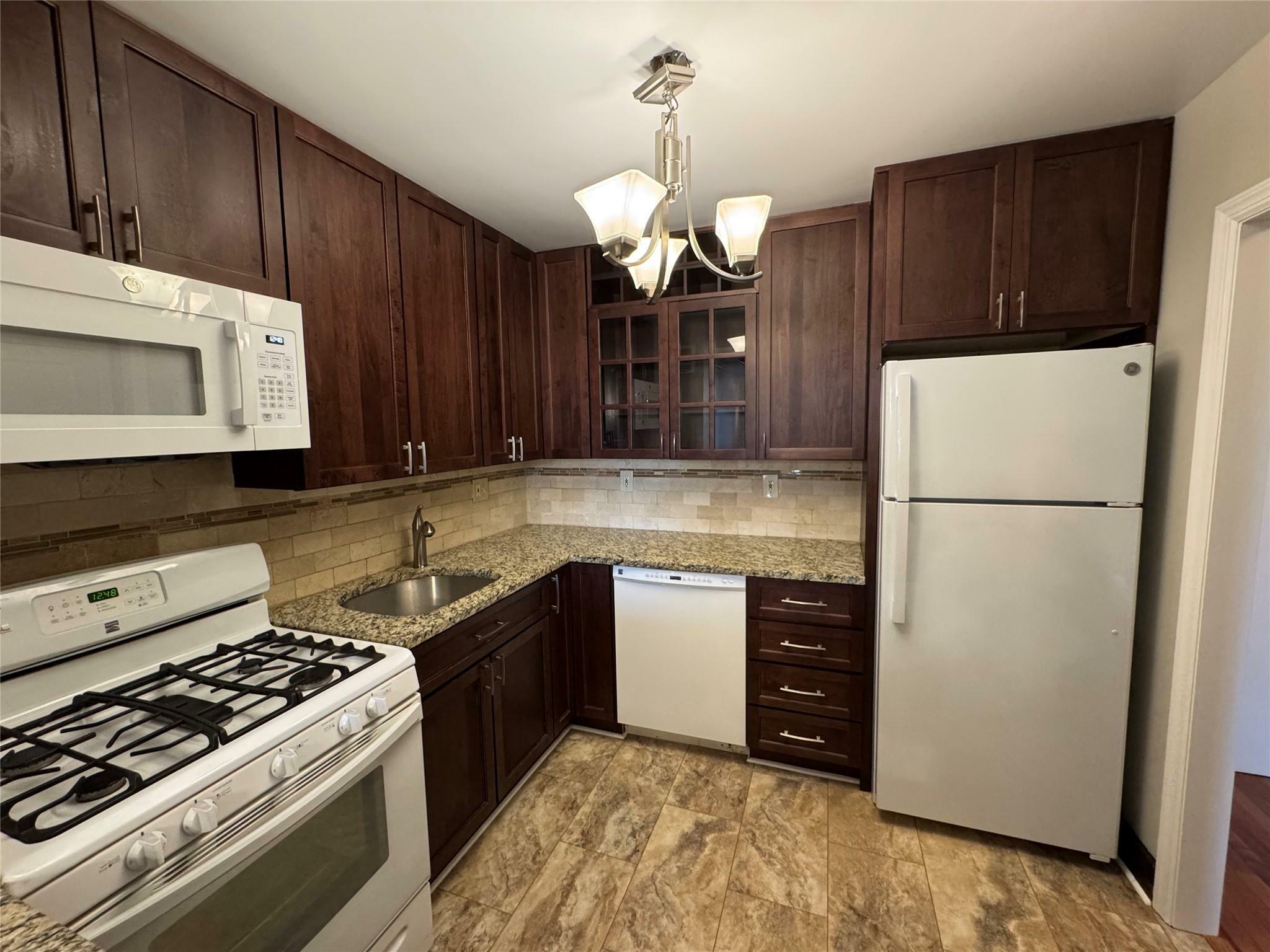 Property Photo:  1374 Midland Avenue 211  NY 10708 