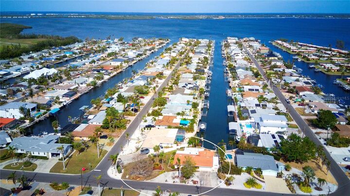 9820 Royal Palm Drive  Bradenton FL 34210 photo
