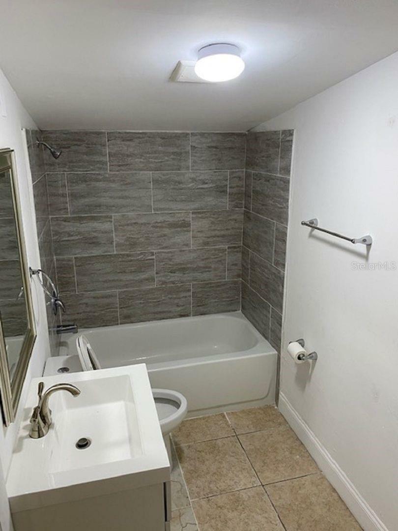 Property Photo:  4406 W Paris Street  FL 33614 