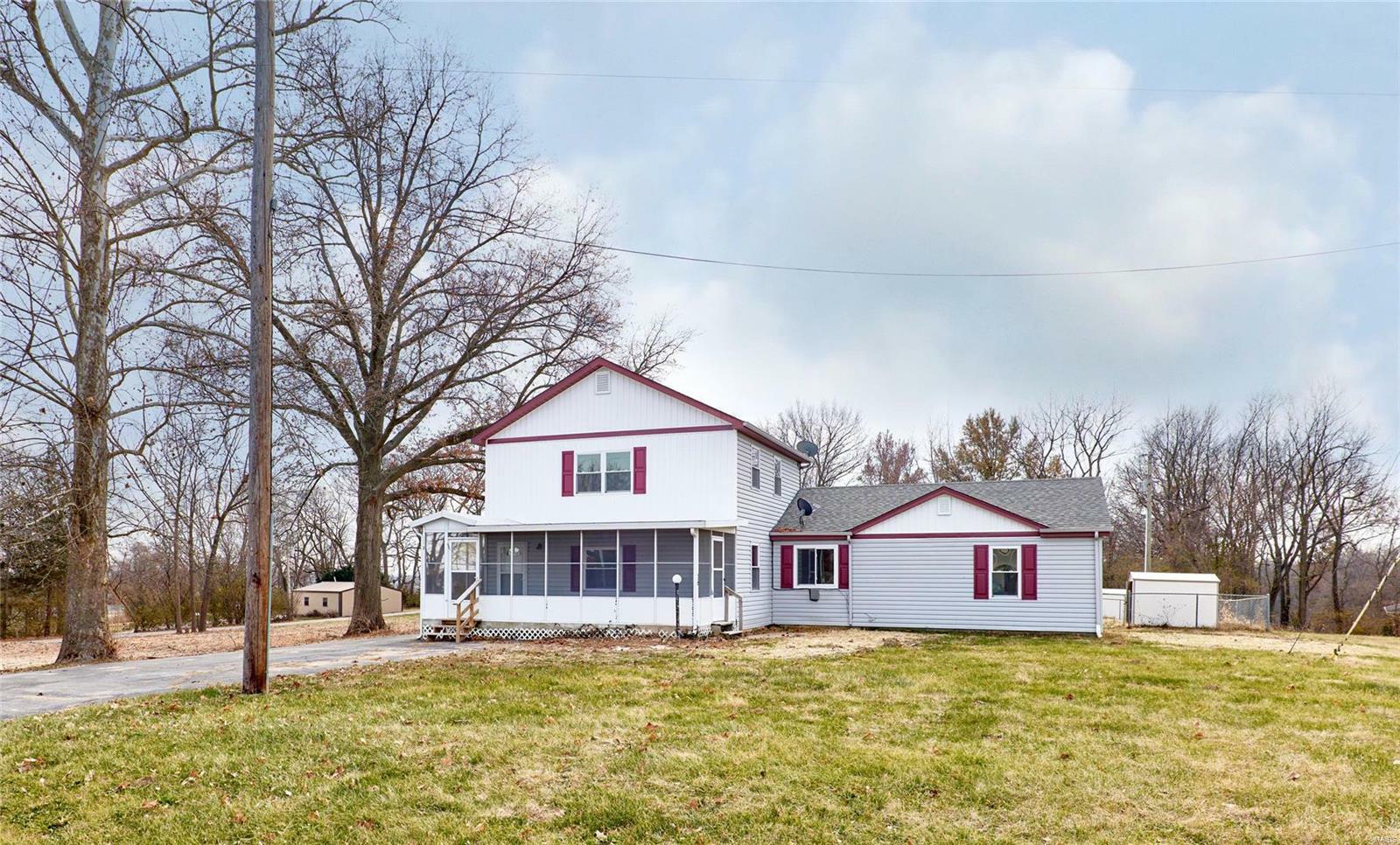 Property Photo: 4042 E Highway 47 MO 63389