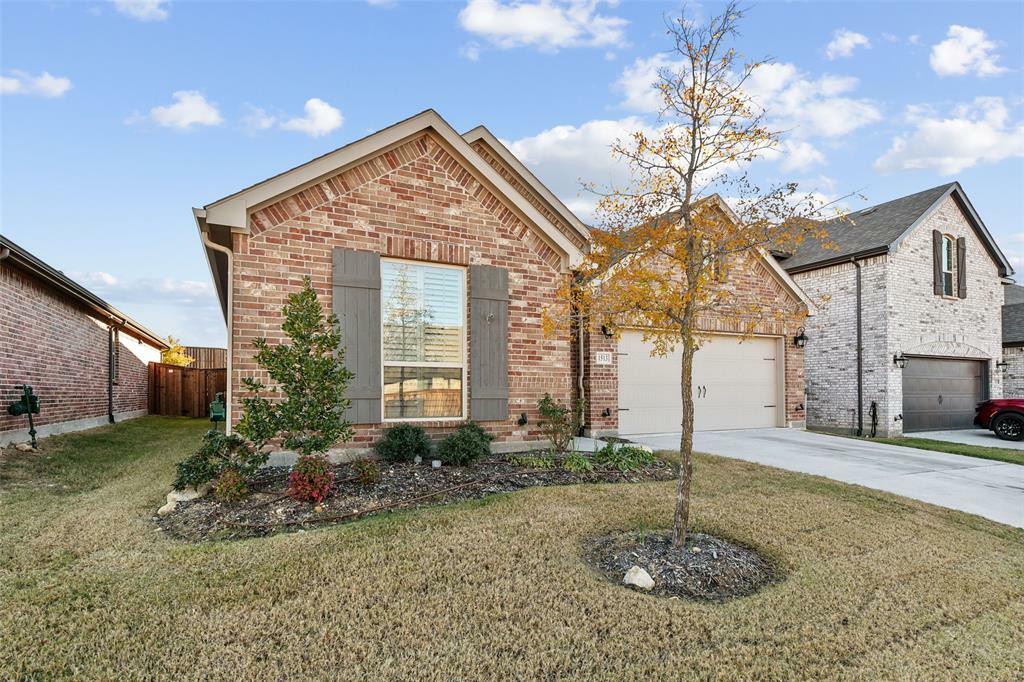 Property Photo:  1513 Barberry Lane  TX 76226 