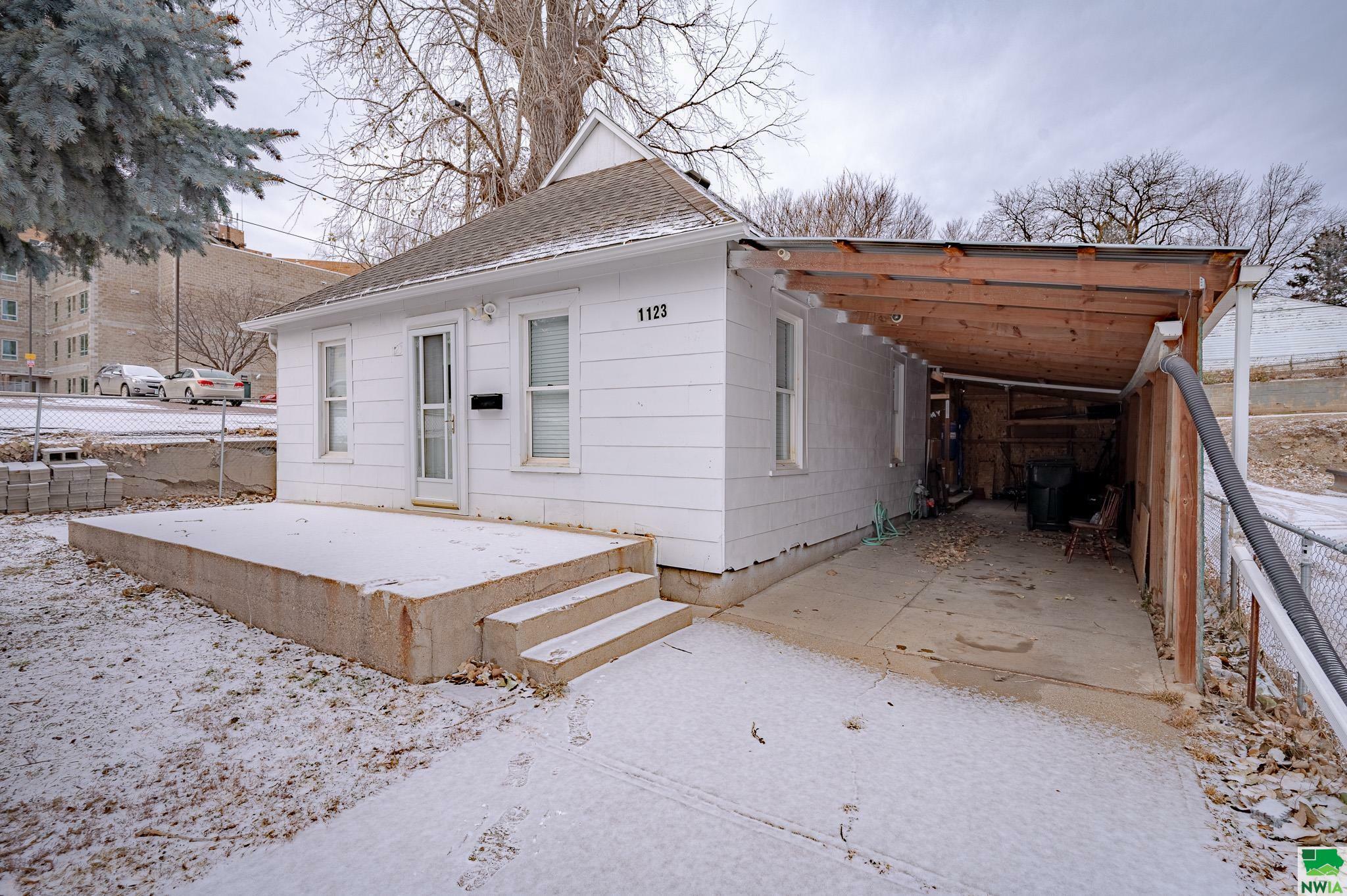 Property Photo:  1123 22nd St.  IA 51104 