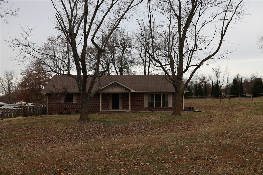 Property Photo:  485 N Elm Street  AR 72762 