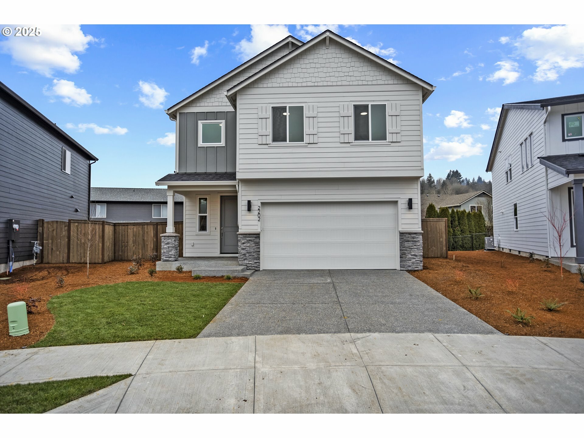 Property Photo:  2202 Ash St 27  WA 98674 
