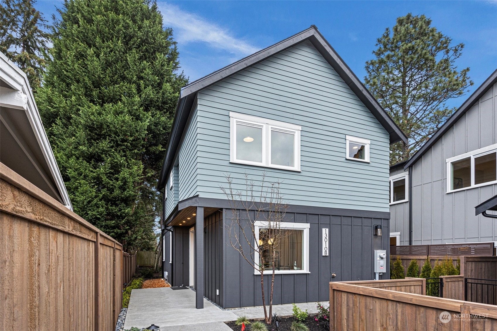 Property Photo:  13010 NE 113th Street B  WA 98033 