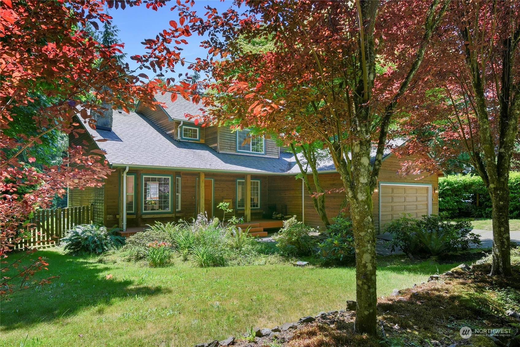 Property Photo:  8942  Springwood Avenue NE  WA 98110 