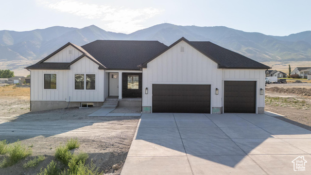 Property Photo: 7262 N Lake Dr UT 84074