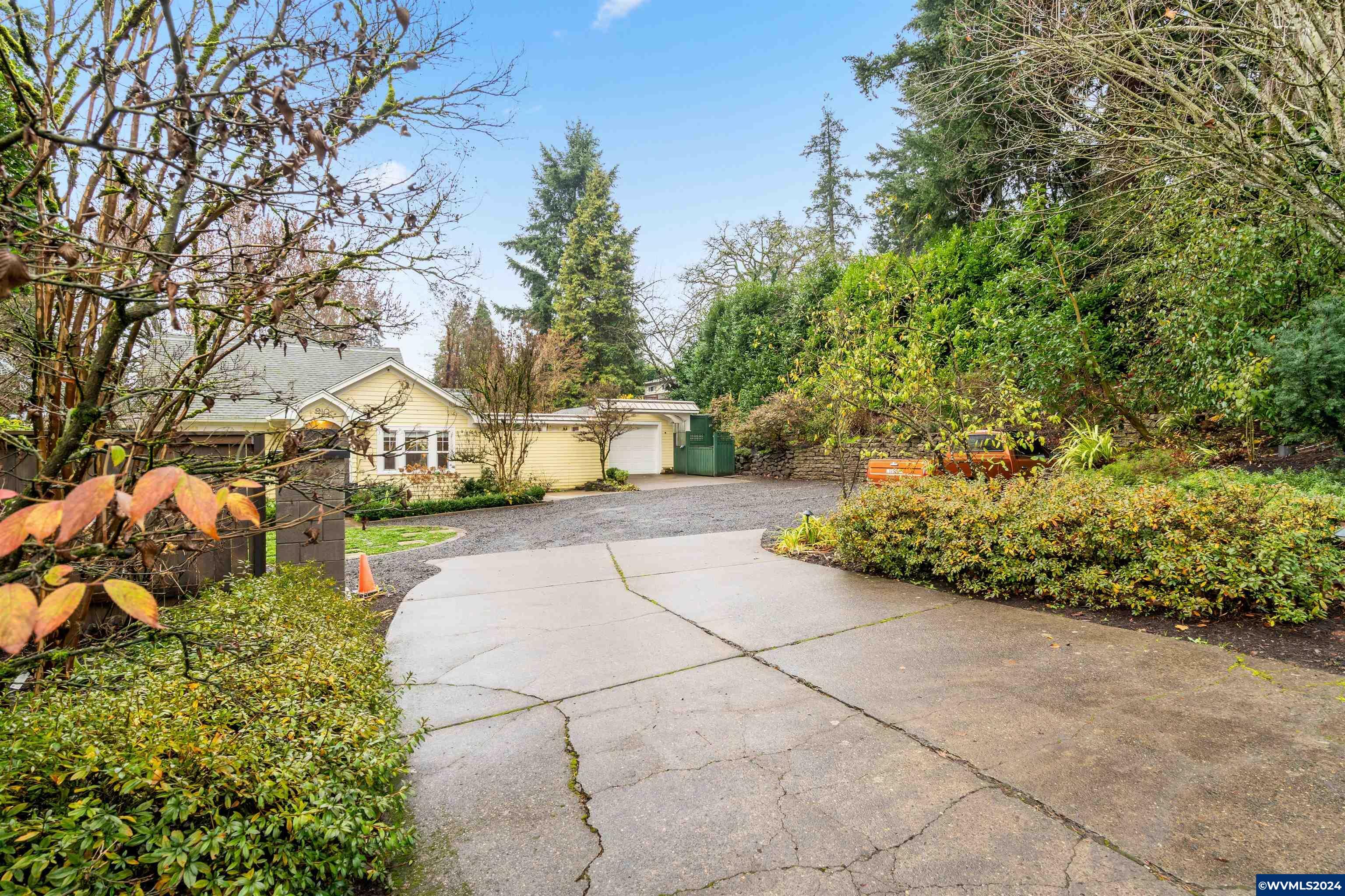 Property Photo:  910  Madrona Av SE  OR 97302 