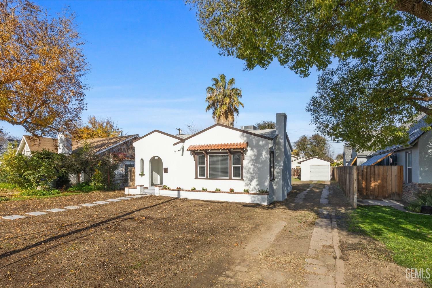 Property Photo:  2806 Chester Lane  CA 93304 