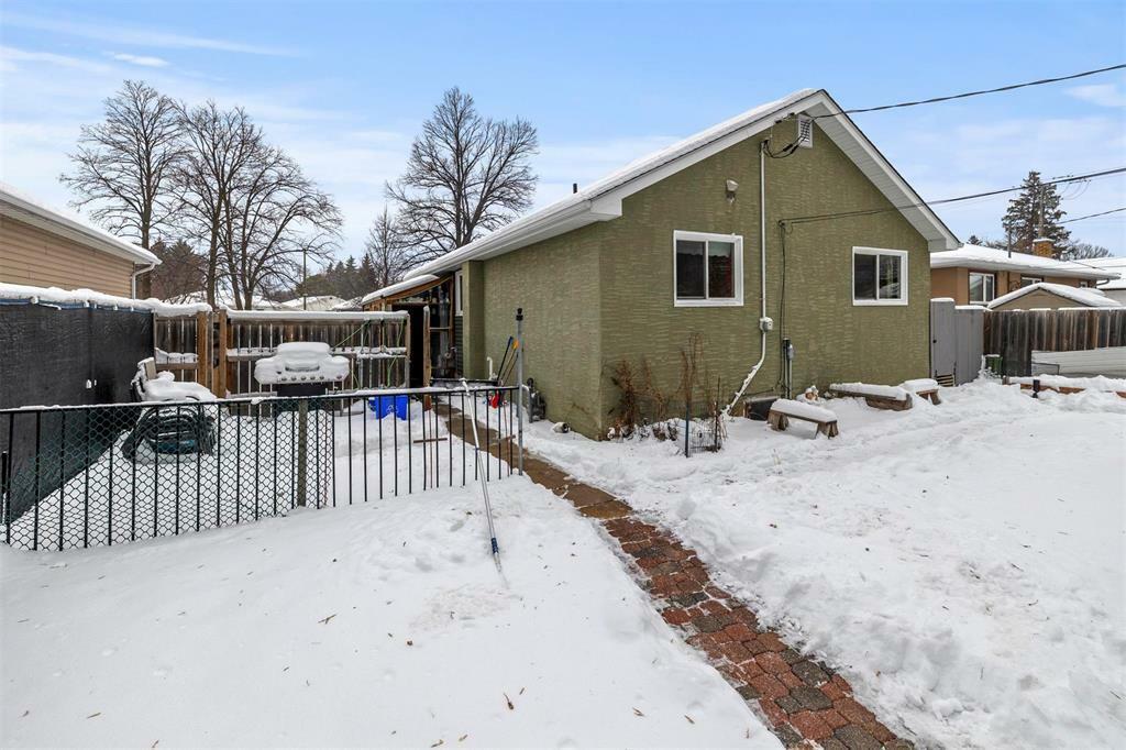 Property Photo:  1310 Windermere Avenue  MB R3T 1A9 