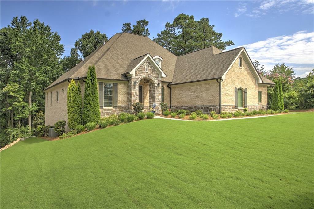 Property Photo: 1560 Tapestry Ridge GA 30045