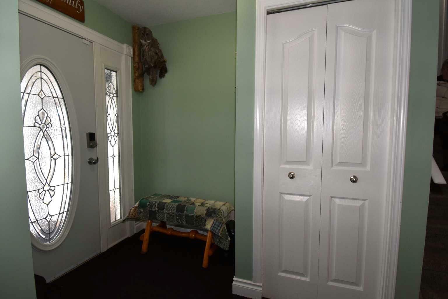 Property Photo:  386 Mountain Street  AB T7V 1K6 