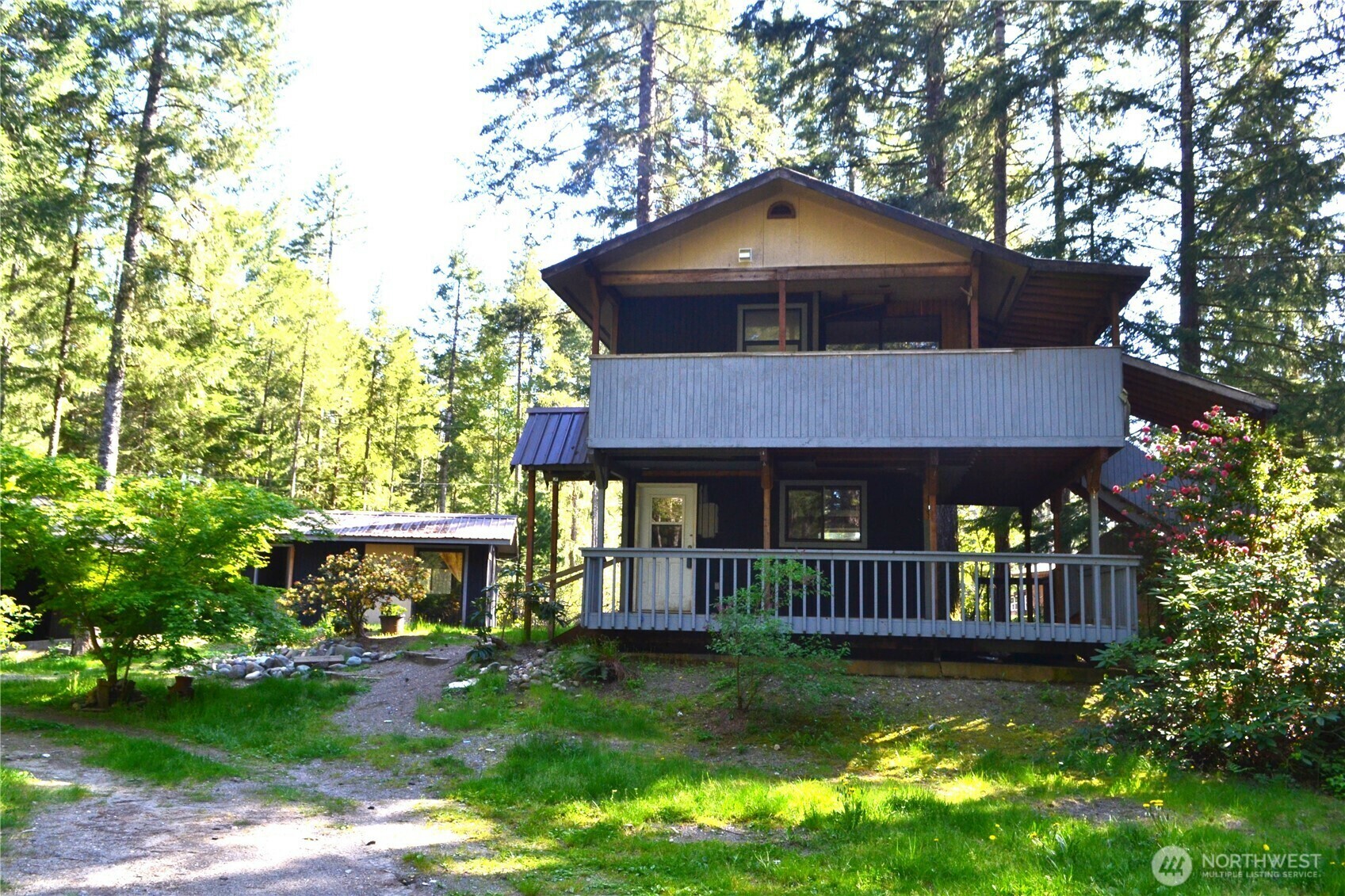 Property Photo: 110 NE Collins Drive E WA 98588
