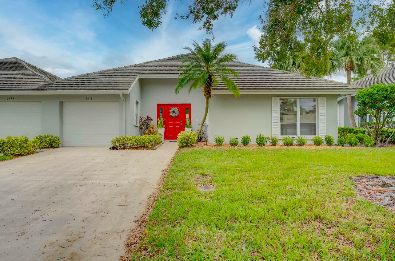 Property Photo:  2918 SW Westlake Circle  FL 34990 