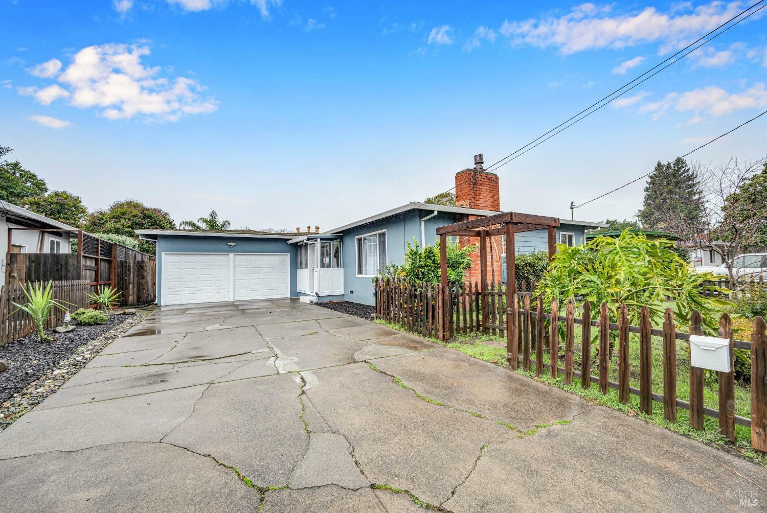 Property Photo:  611 Corlano Avenue  CA 95404 