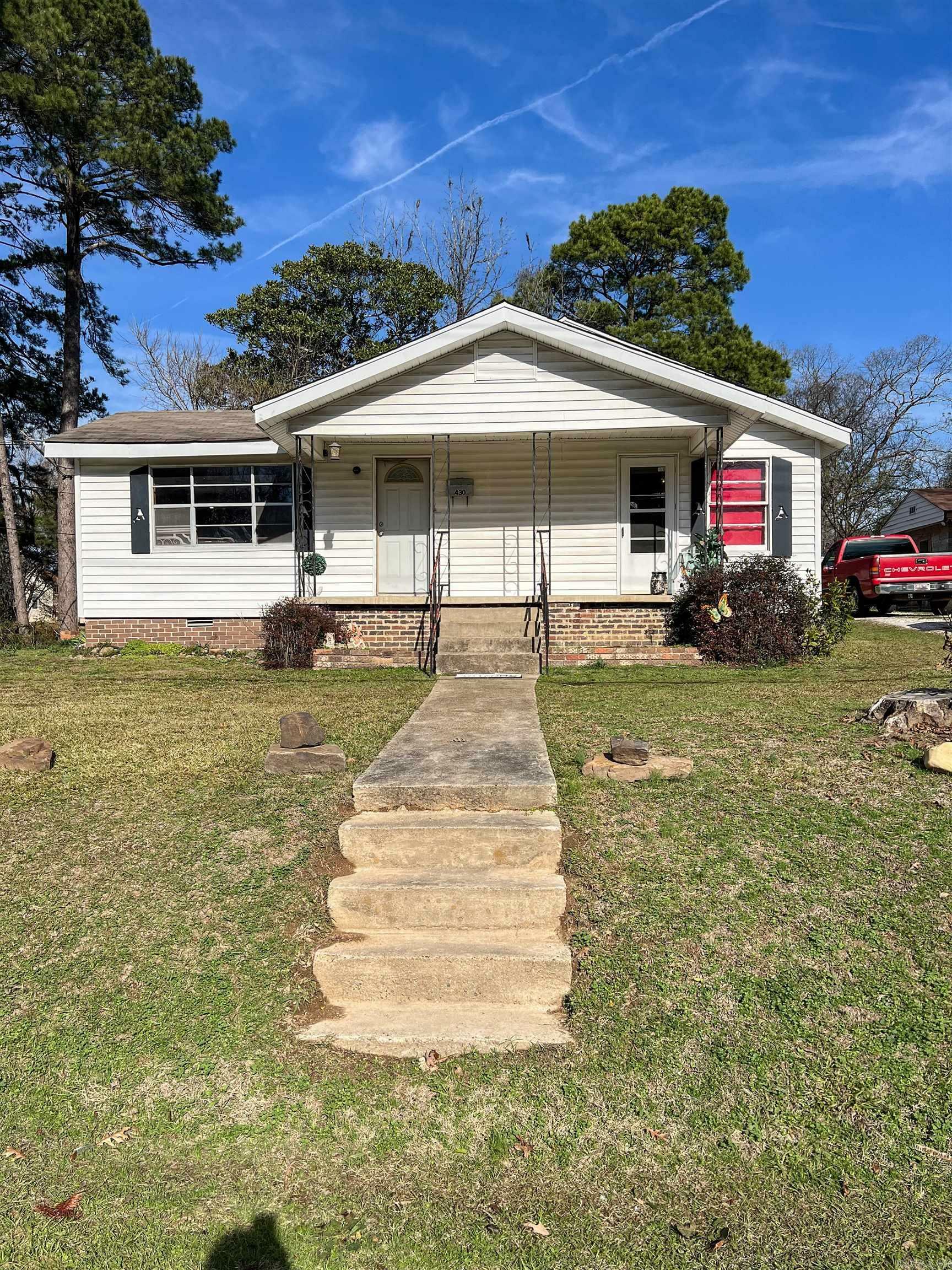 Property Photo:  430 W Mill Street  AR 72104 