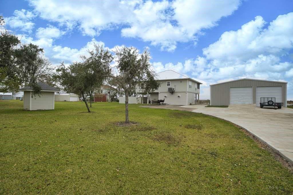 Property Photo: 5256 County Road 469 TX 77422