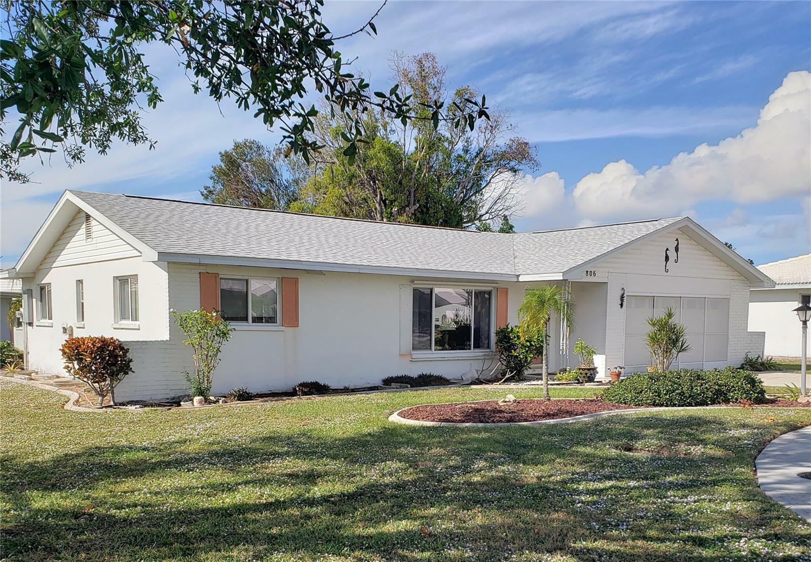 Property Photo: 806 Hickory Lane FL 34208