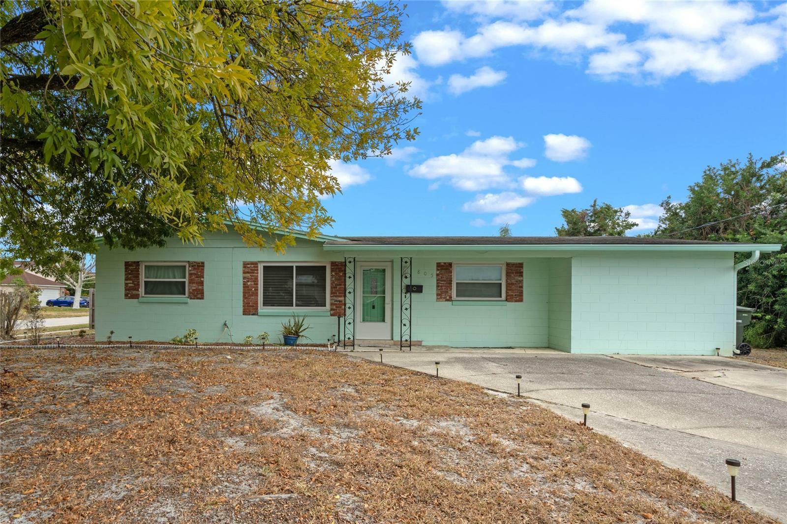 Property Photo:  805 Ridgefield Avenue  FL 34761 