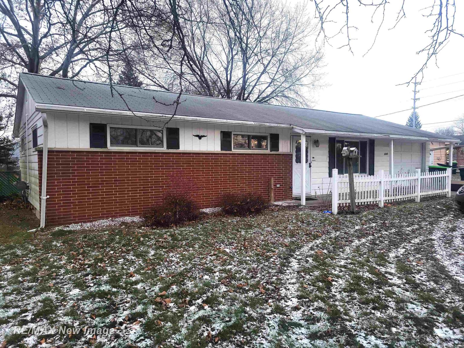 Property Photo:  3046 Northwest Drive  MI 48603 