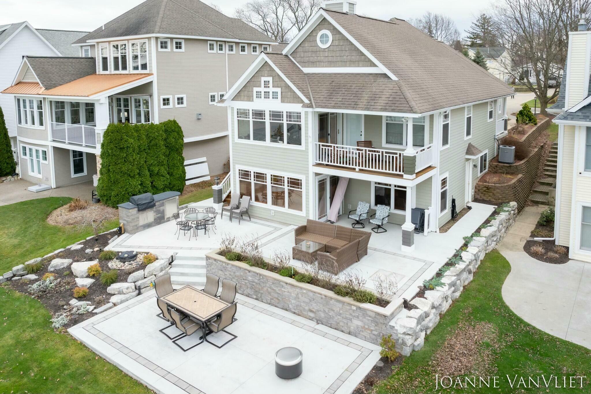 Property Photo:  585 Crescent Drive  MI 49423 